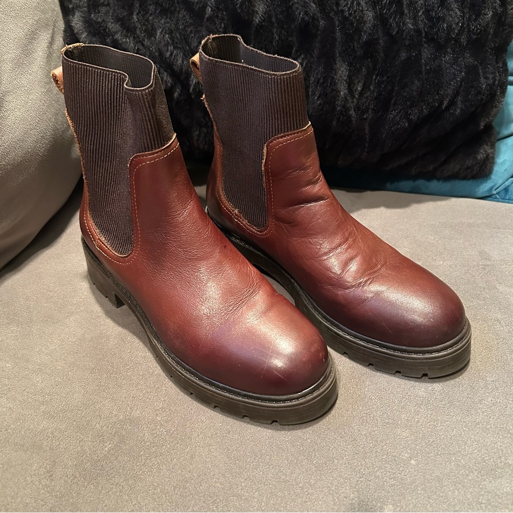 Bootlegger Leather Knit Ribbed Pull On Chelsea Boots Brown Women’s Size 40/US 9